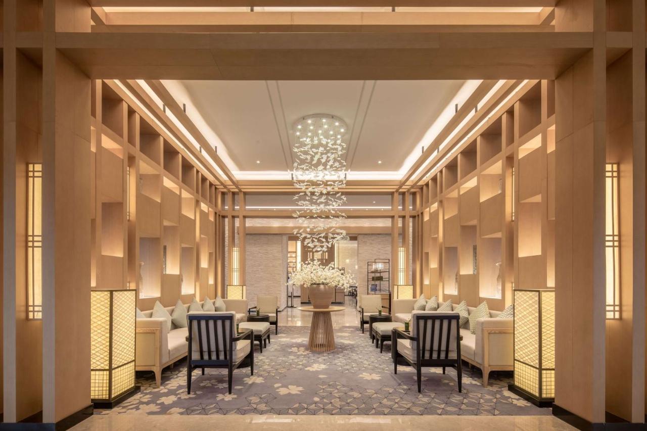 Howard Johnson Huashuiwan Hot Springs Resort Chengdu Exteriör bild