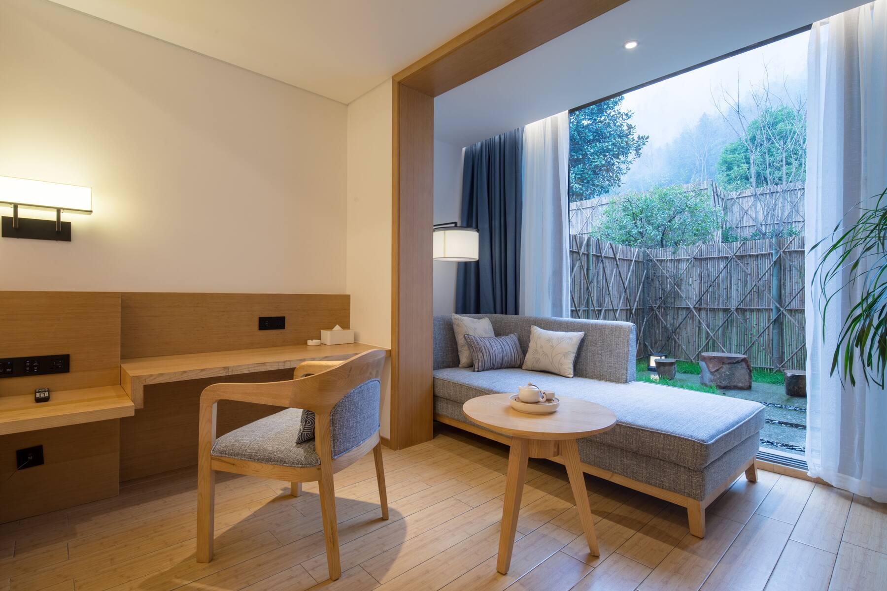 Howard Johnson Huashuiwan Hot Springs Resort Chengdu Exteriör bild